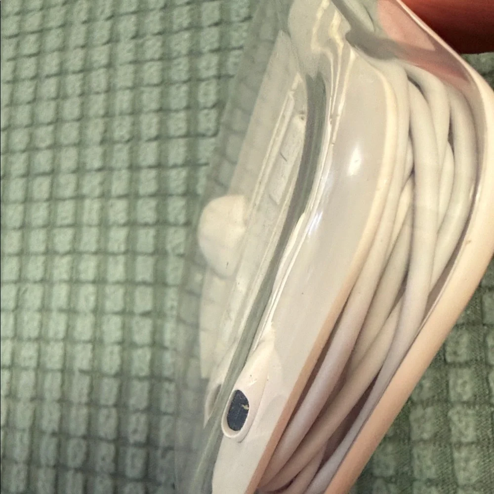 Apple white wired